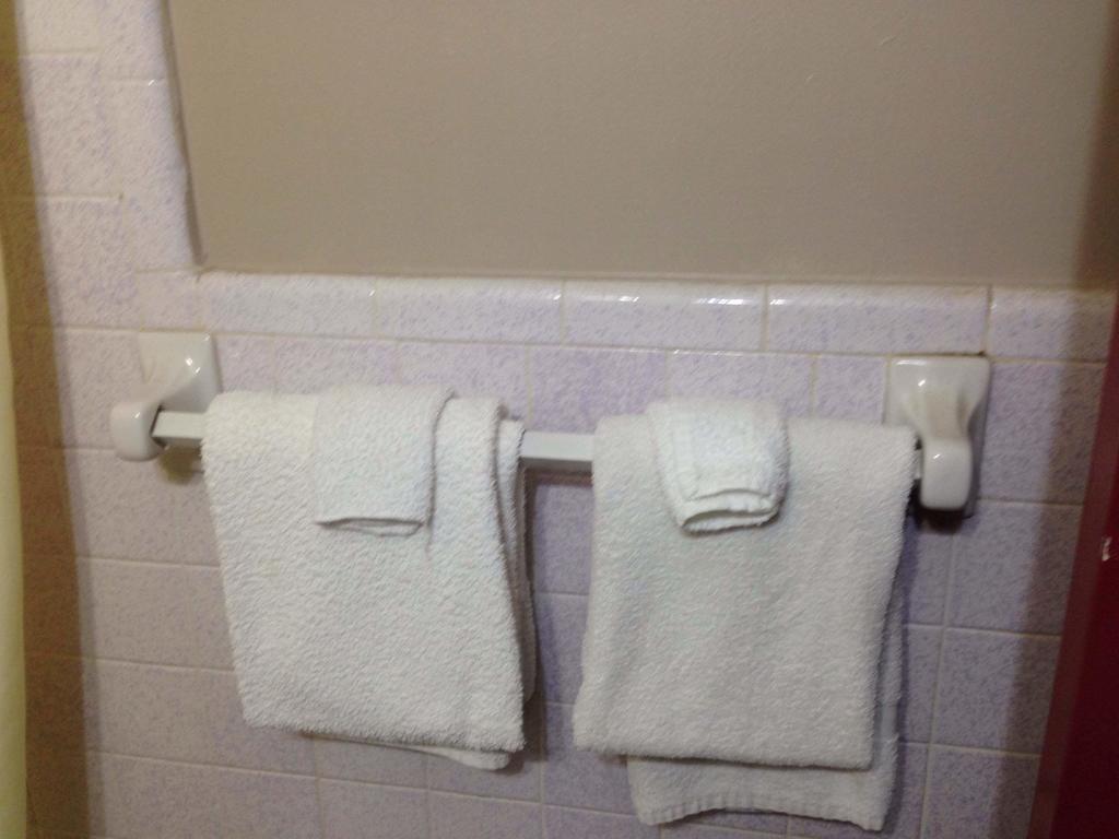 Florida Motel Gainesville Room photo